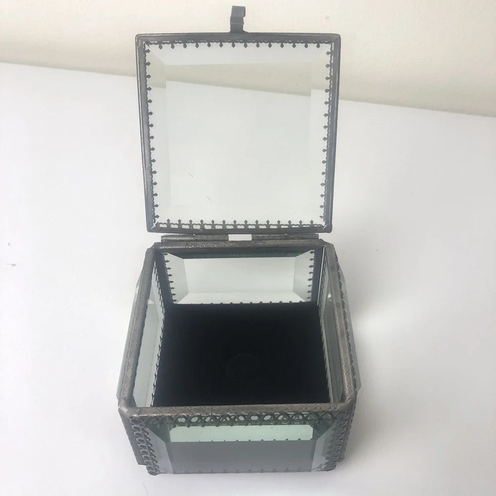 Nicole Miller Home Glass Mirrored Elegant Silver Tone Jewelry Trinket Box